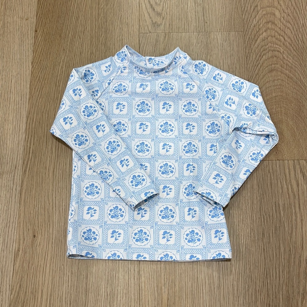 Minnow rashguard